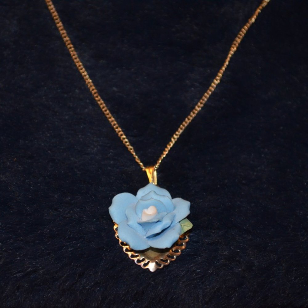 Vintage Unknown Necklace Pendant Ceramic Rose on Metal Heart Shaped Tray Chain